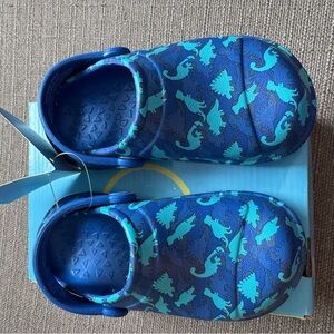 Stride Rite size 8 clogs